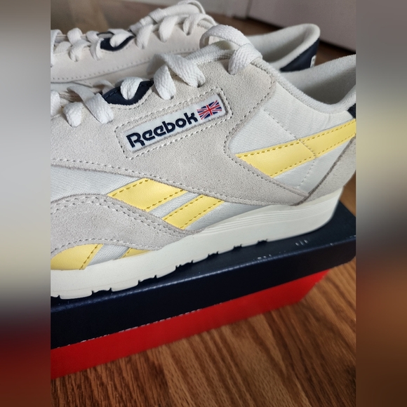 Reebok CL Nylon - Picture 10 of 17